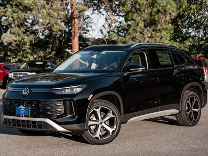 New 2025 Volkswagen Tiguan SE