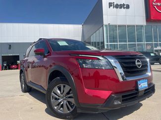 Certified 2025 Nissan Pathfinder SV w/ SV Premium Package FWD 360° Tour