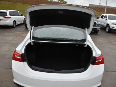 Used 2023 Chevrolet Malibu LT image 9