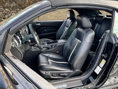 Used 2010 Ford Mustang GT image 21