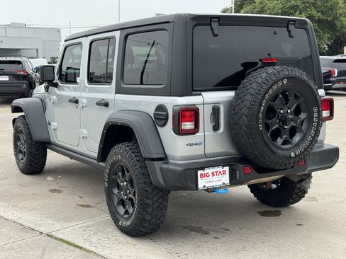 Used 2023 Jeep Wrangler Unlimited w/ Cold Weather Group AWD/4WD image 8