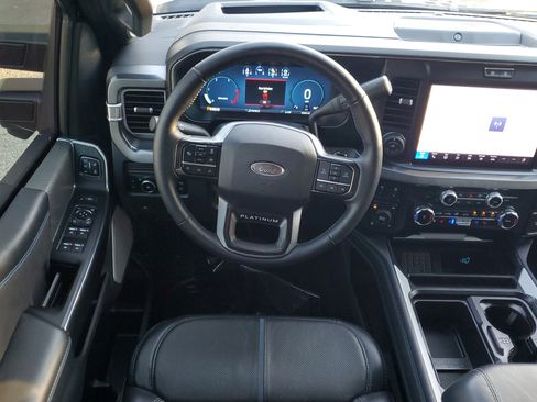 Certified 2025 Ford F250 Platinum image 17