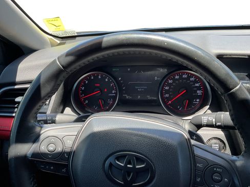 Used 2022 Toyota Camry XSE FWD image 12