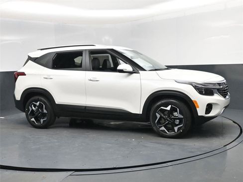 New 2026 Kia Seltos S image 2