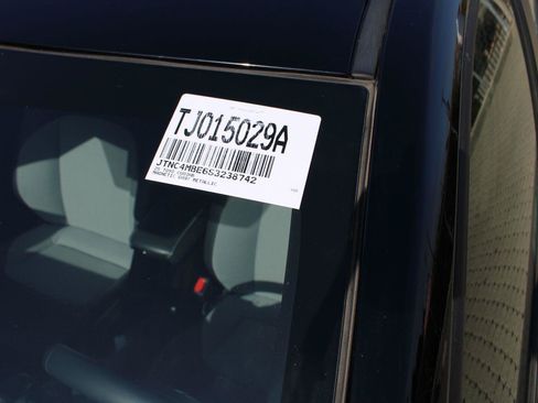 Certified 2025 Toyota Corolla XSE FWD image 51