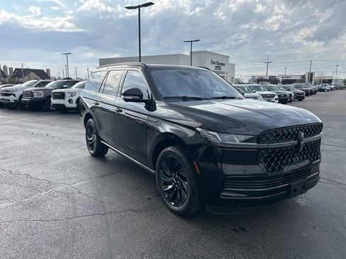 Used 2025 Lincoln Navigator Reserve w/ Jet Appearance Package AWD/4WD image 4