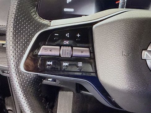 Used 2023 Nissan Ariya FWD image 14