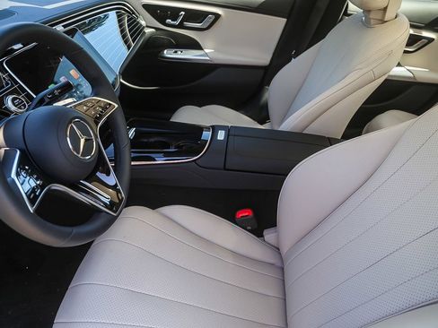 New 2025 Mercedes-Benz E 350 4MATIC Sedan image 17