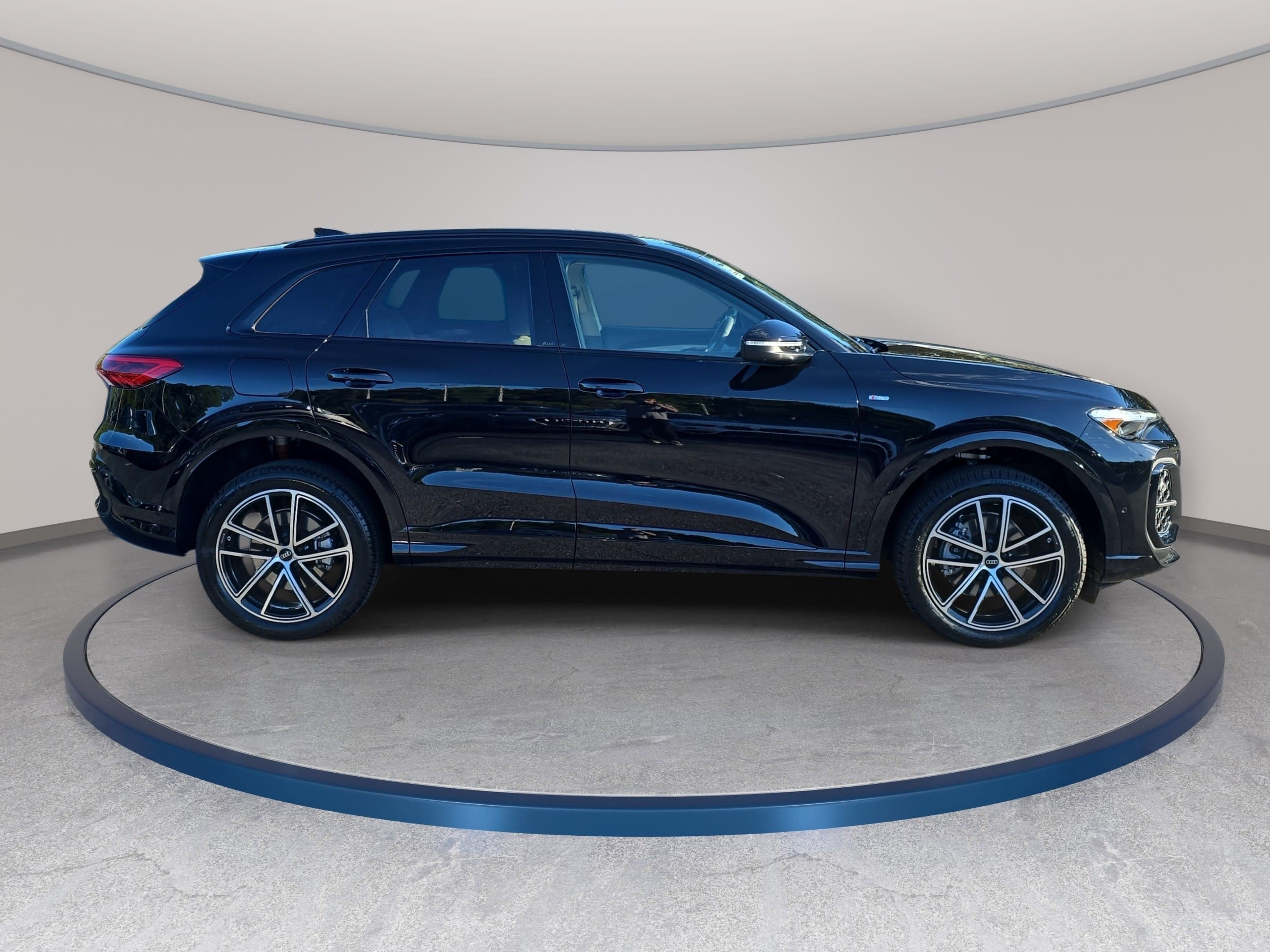 New 2026 Audi Q5 Premium AWD/4WD image 4