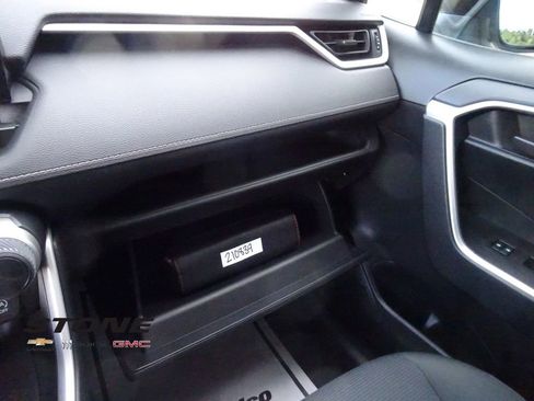 Used 2021 Toyota RAV4 LE w/ Carpet Mat Package (TMS) image 28