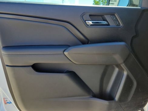 Used 2025 Chevrolet Colorado LT AWD/4WD image 15