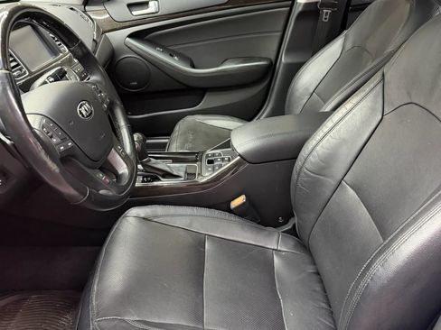 Used 2015 Kia Cadenza Premium w/ Technology Package FWD image 13
