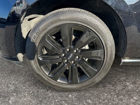 Used 2023 Lincoln Navigator L Reserve w/ Monochromatic Package image 8