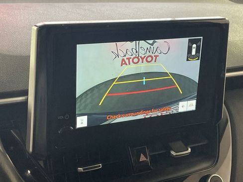 Used 2024 Toyota Corolla Cross XLE w/ Convenience Package FWD image 16