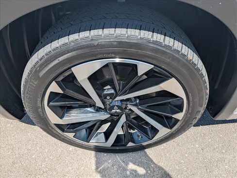 Used 2024 Mitsubishi Outlander SEL AWD/4WD image 9