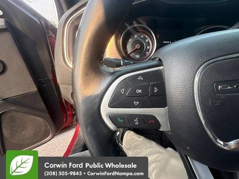 Used 2017 Dodge Charger SXT RWD image 12