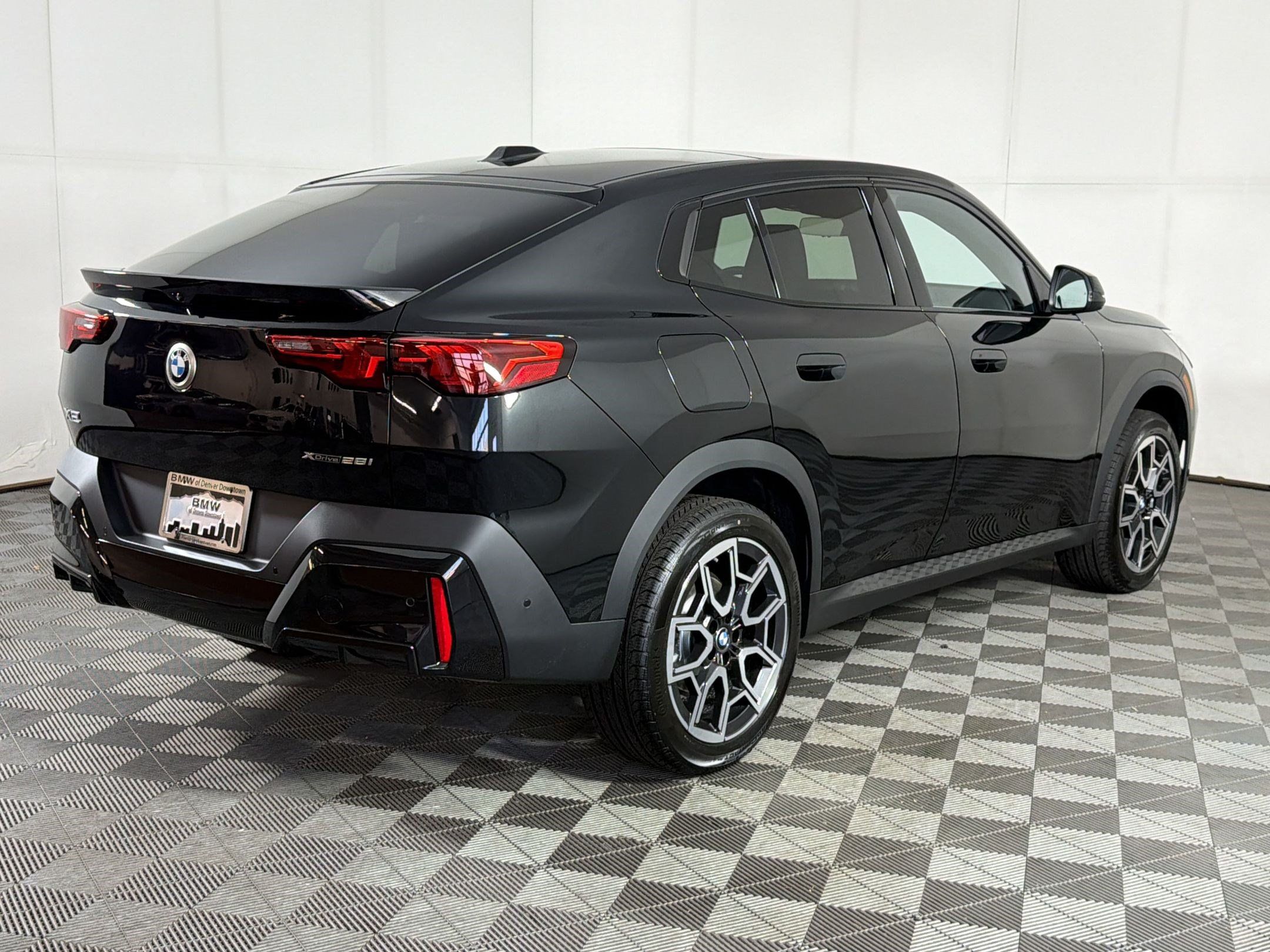 New 2026 BMW X2 xDrive28i w/ Technology Package AWD/4WD image 9