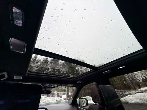 Used 2022 Cadillac Escalade Sport Platinum w/ LPO, ONYX Package image 33