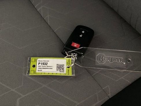 Used 2023 Toyota Tacoma TRD Sport w/ Black Out Package (TMS) image 19