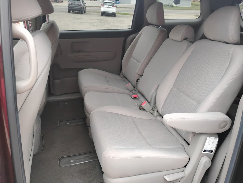 Used 2019 Kia Sedona LX FWD image 6