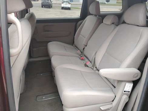 Used 2019 Kia Sedona LX FWD image 6