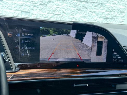 Certified 2021 Cadillac Escalade Premium Luxury AWD/4WD image 23