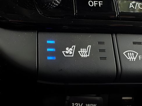 Certified 2024 Hyundai Elantra Limited FWD image 28