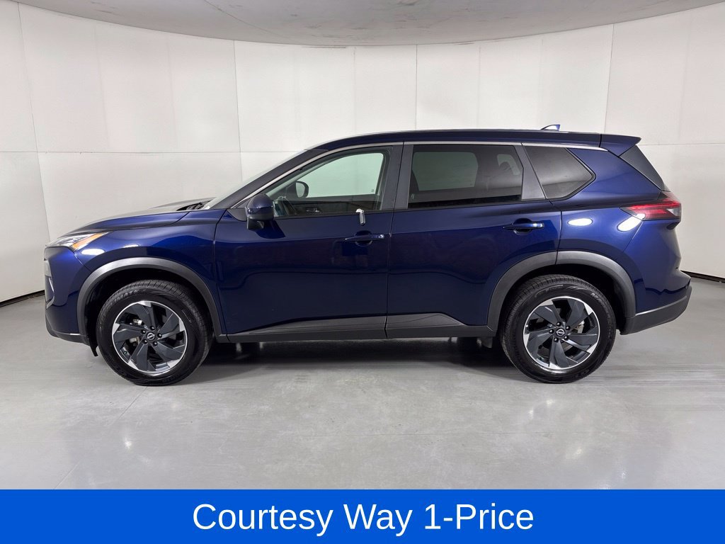 Used 2025 Nissan Rogue SV FWD image 6