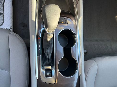 Used 2025 Chevrolet Malibu LT image 28