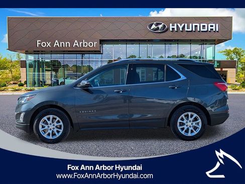 Used 2019 Chevrolet Equinox LT image 2