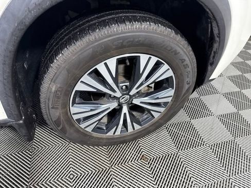 Used 2021 Nissan Rogue SV image 11