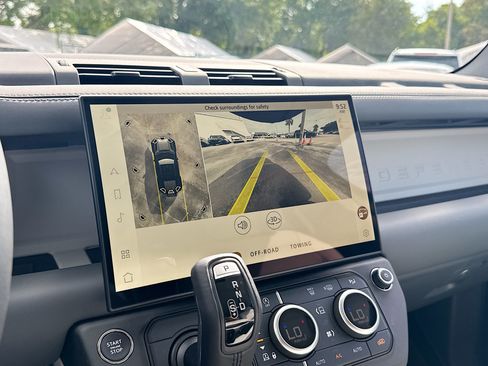 New 2026 Land Rover Defender 110 X-Dynamic SE AWD/4WD image 33