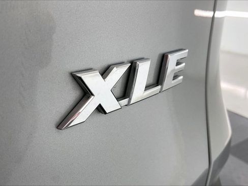 Used 2022 Toyota RAV4 XLE image 7