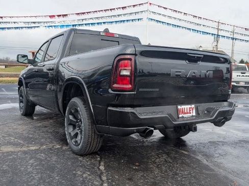 New 2026 RAM 1500 4x4 Crew Cab image 4