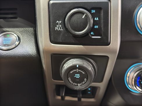 Used 2019 Ford F150 Lariat w/ Equipment Group 502A Luxury AWD/4WD image 32