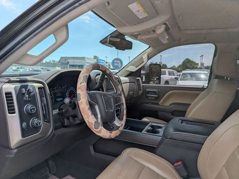 Used 2017 GMC Sierra 2500 Denali w/ Duramax Plus Package image 10