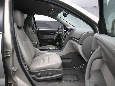 Used 2016 GMC Acadia SLT AWD/4WD image 21