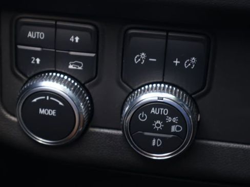 Certified 2023 GMC Yukon SLT image 18