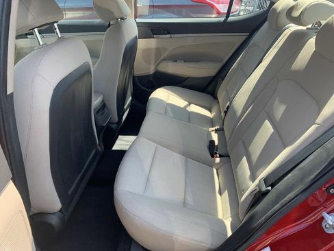 Used 2017 Hyundai Elantra SE image 13