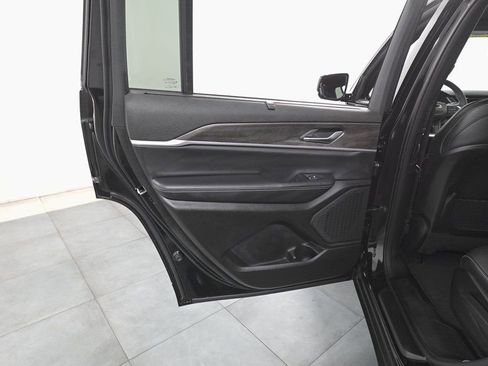 New 2025 Jeep Grand Cherokee L Limited w/ Luxury Tech Group II image 23