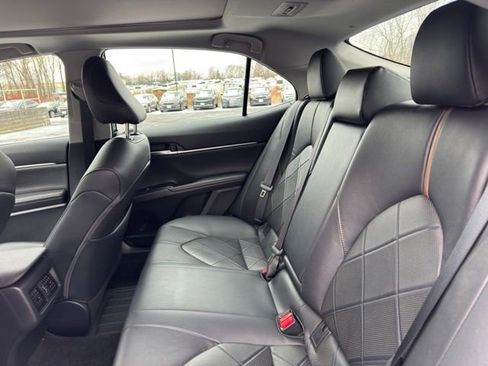 Used 2019 Toyota Camry XLE image 13