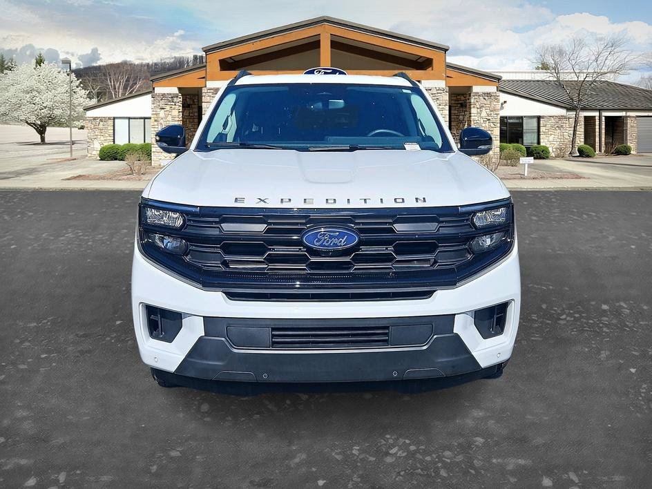 Used 2026 Ford Expedition Max Active AWD/4WD image 2