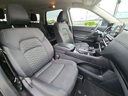 Used 2022 Nissan Pathfinder SV AWD/4WD image 27