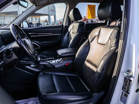 Used 2023 Kia Telluride S AWD/4WD image 10