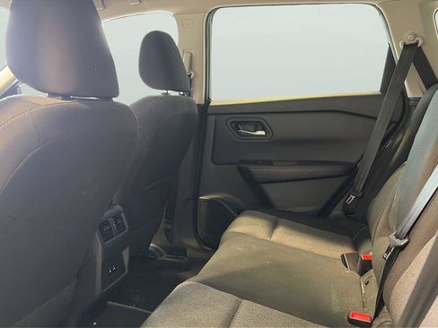 Used 2025 Nissan Rogue SV FWD image 17