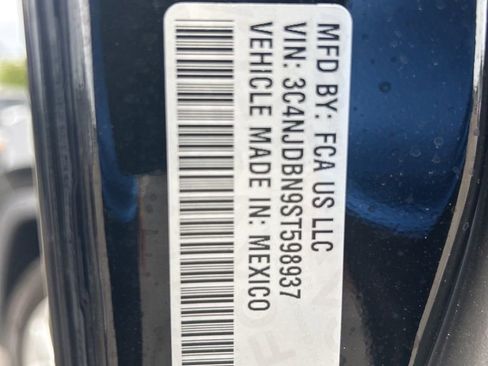 New 2025 Jeep Compass Latitude w/ Sun & Sound Group image 46