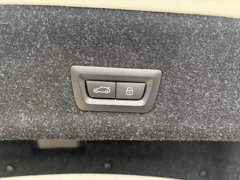 Used 2025 BMW 330i Sedan RWD image 34
