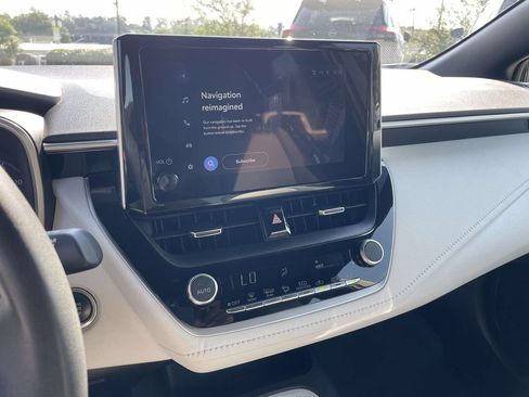 Used 2025 Toyota Corolla SE FWD image 23