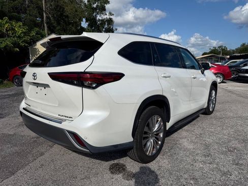 Used 2020 Toyota Highlander Platinum FWD image 5