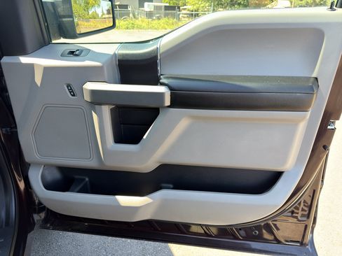 Used 2018 Ford F150 XLT AWD/4WD image 13